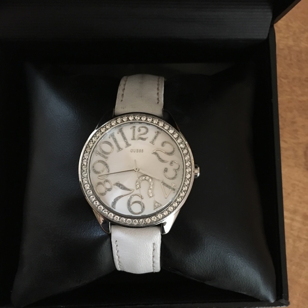 Guess Watch - Picture 2 of 9
